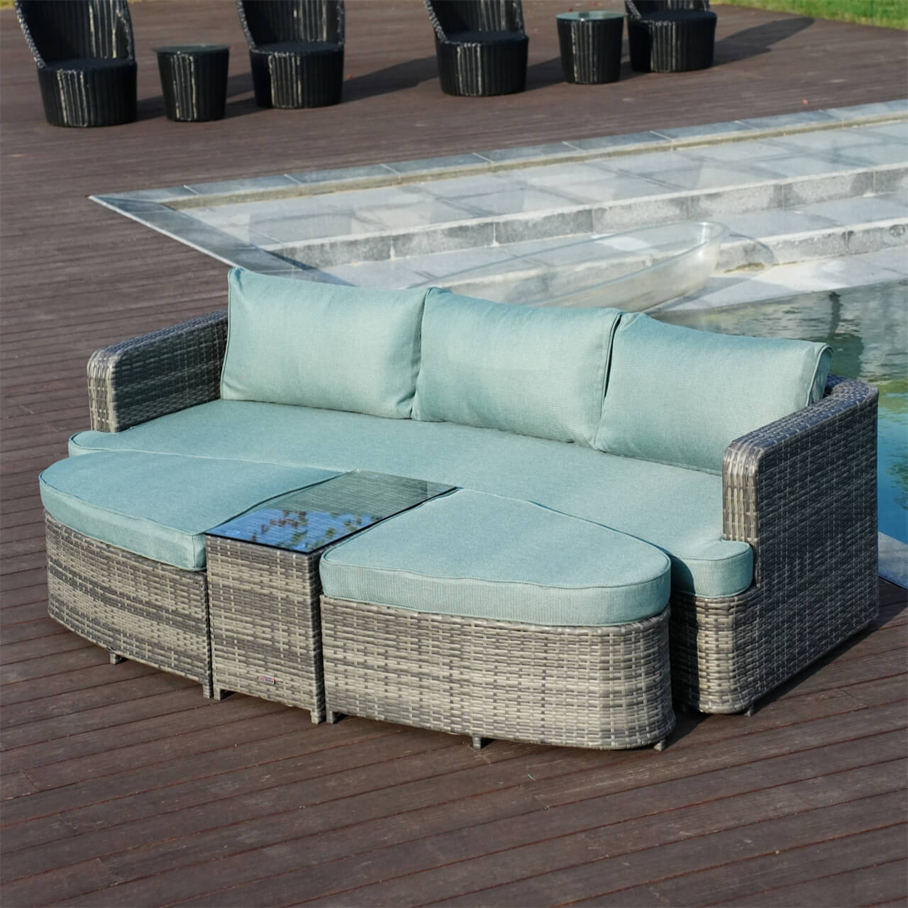 Creating a Resort-Inspired Backyard with Canopy Daybeds and Loungers - Direct Wicker