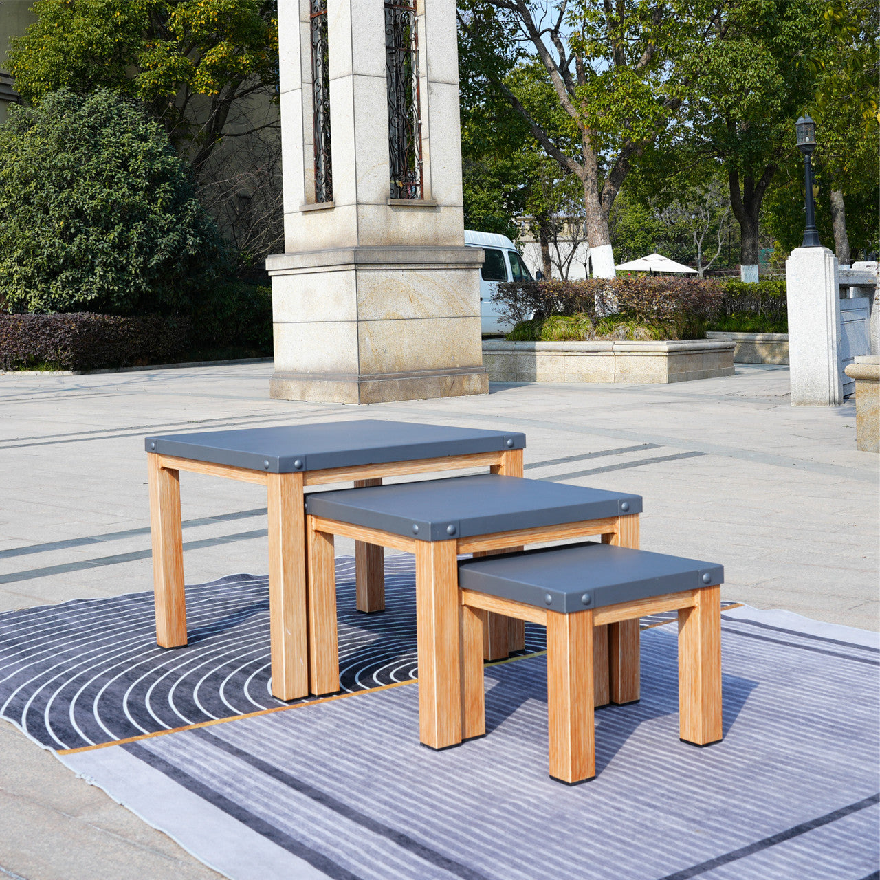 All aluminum outdoor three-piece set can accommodate portable square table