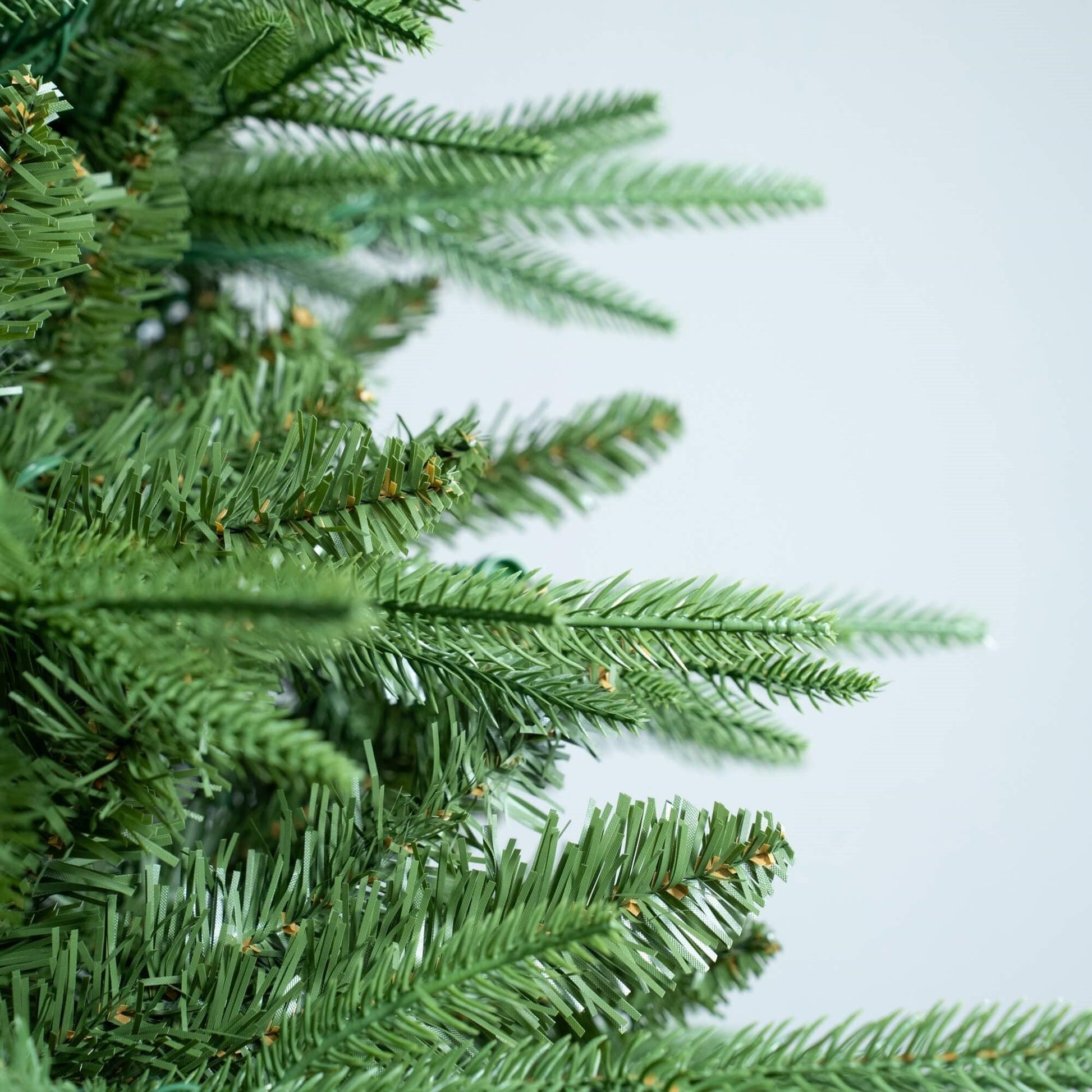 7FT Artificial Christmas Tree – Classic Green Holiday Decoration（PJT - 2504） - Direct Wicker