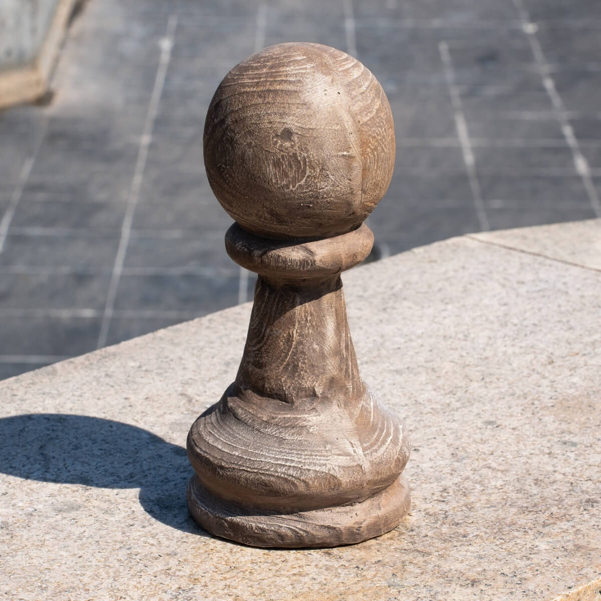 Rustic Wood-Grain Sphere Finial Magnesium Oxide Garden Ornament (GS-2606-BR-QZYY)