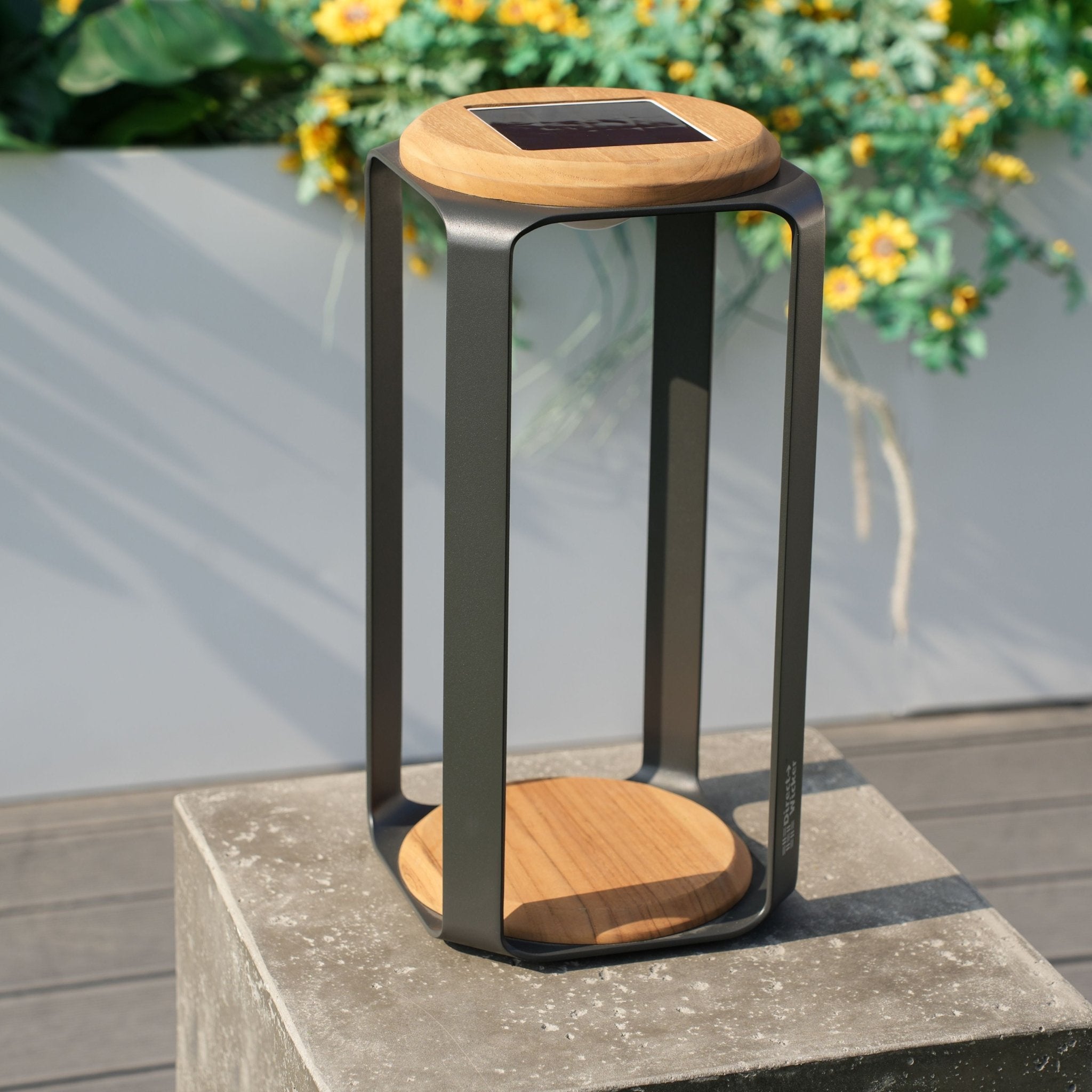 Large Solar LED Outdoor Light - 20x20x4.2cm - Direct Wicker