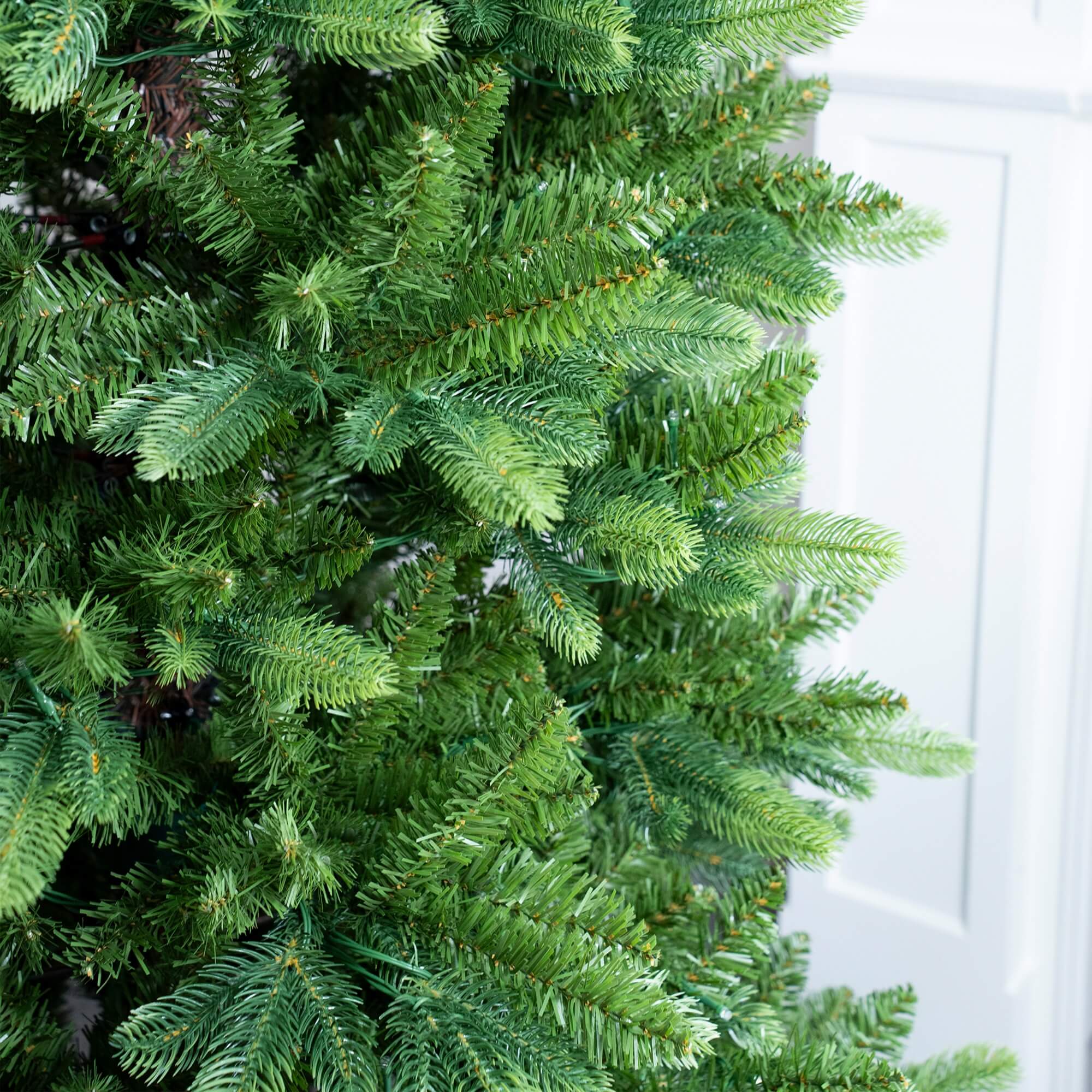 Premium Luxury Artificial Christmas Tree – 6FT / 7FT Classic Emerald Foliage（PJT - 2505） - Direct Wicker