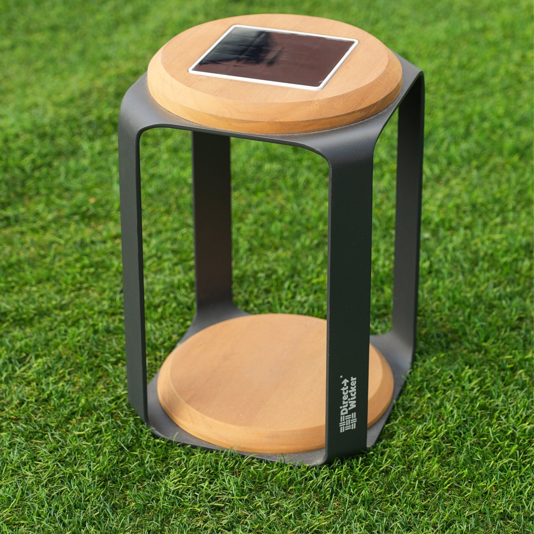 Small Solar LED Outdoor Light - 20x20x3.5cm - Direct Wicker