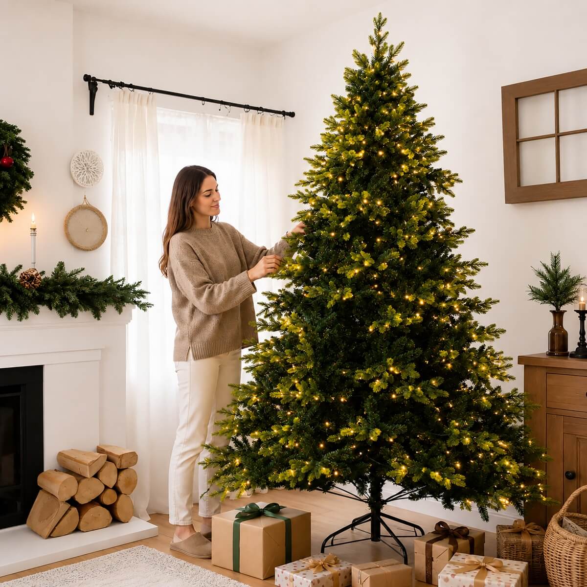 Snow Flocked Unlit Artificial Christmas Tree with Frosted PVC Branches, Full Evergreen Shape & Metal Stand – 5 FT, 6 FT & 7 FT (PAT-013) (Copy) - Direct Wicker